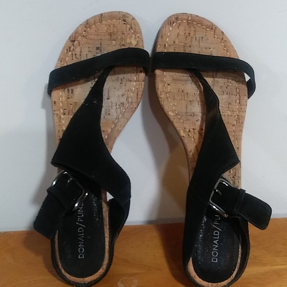Donald Pliner Donni sandal 10